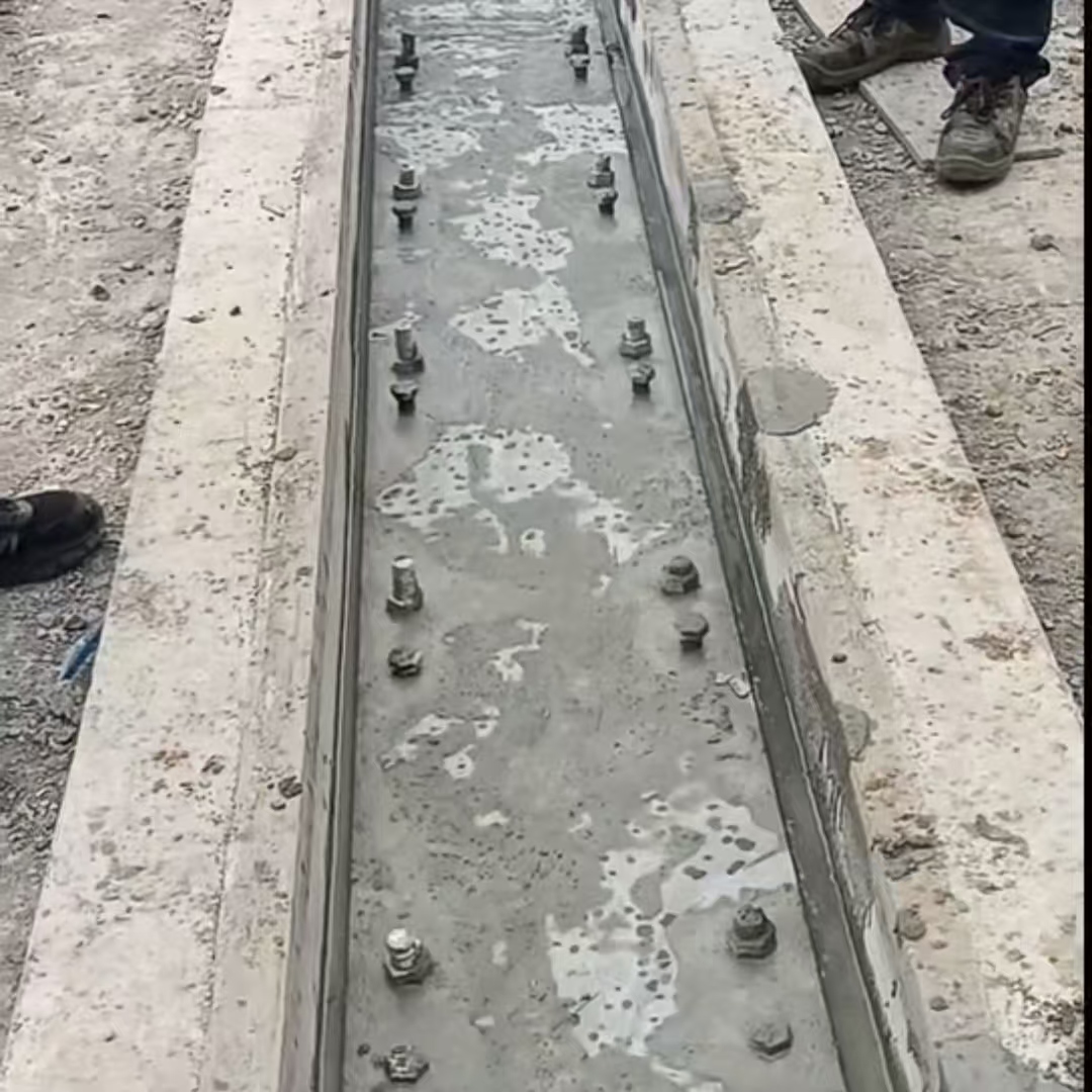 浏阳港口码头起重机龙门吊重型机械设备稳固用早强快凝轨道胶泥